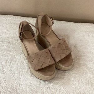 Marc fisher platform wedges